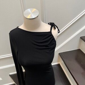 BCBGMaxAzria Black Jersey One Shoulder Long Sleeve Top, size XS